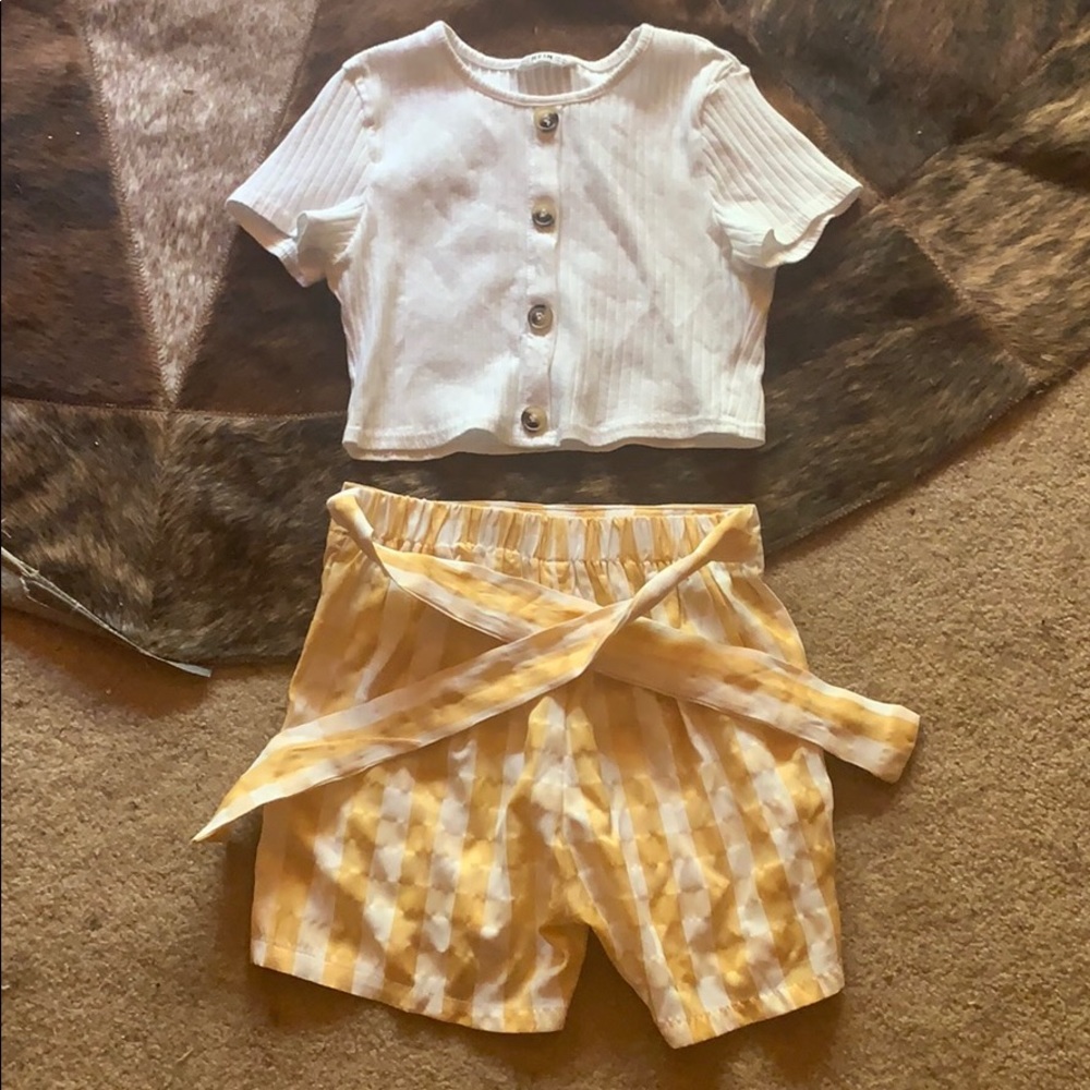 A cute summery outfit for girls!